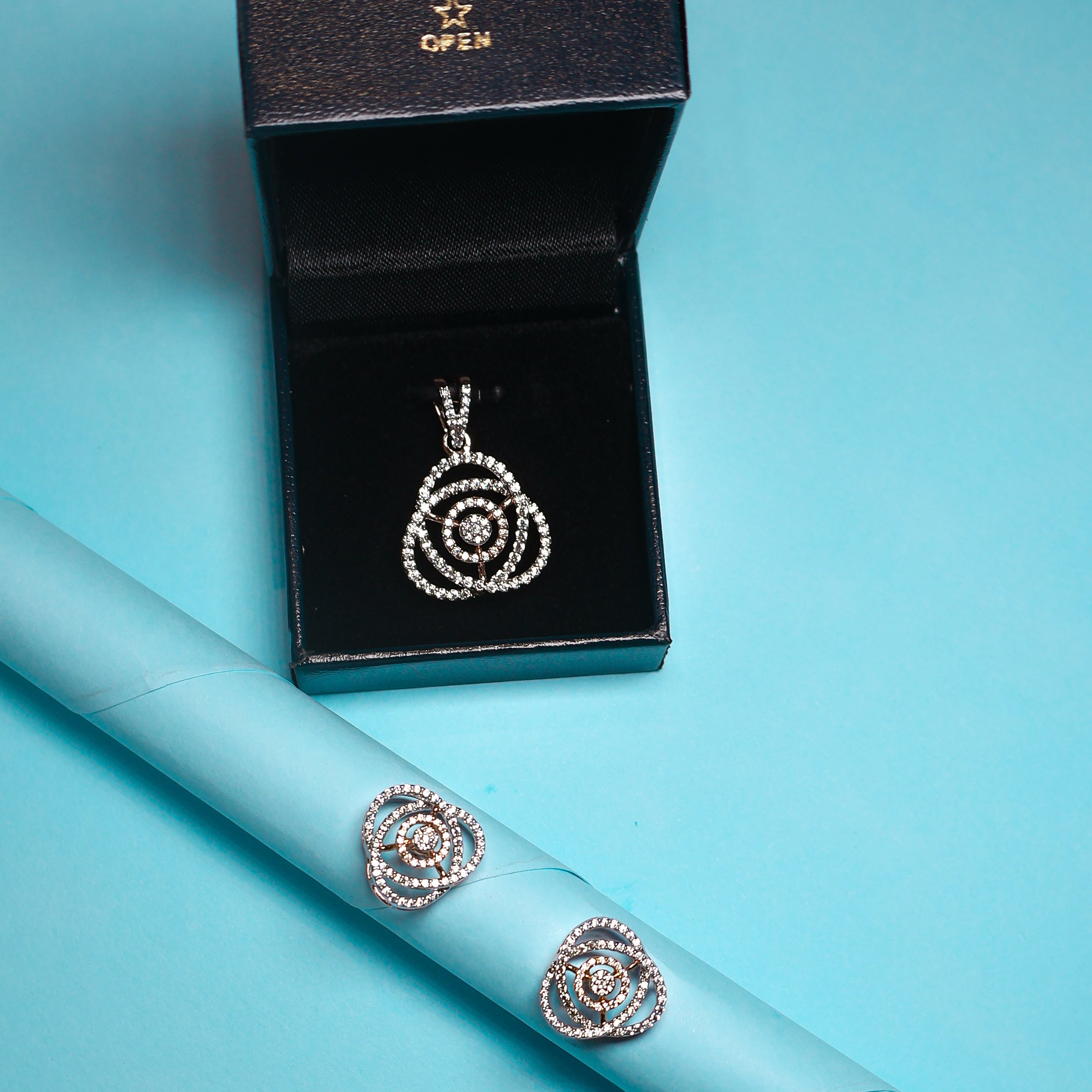 Eclipse Loop 925 Silver Pendant Set