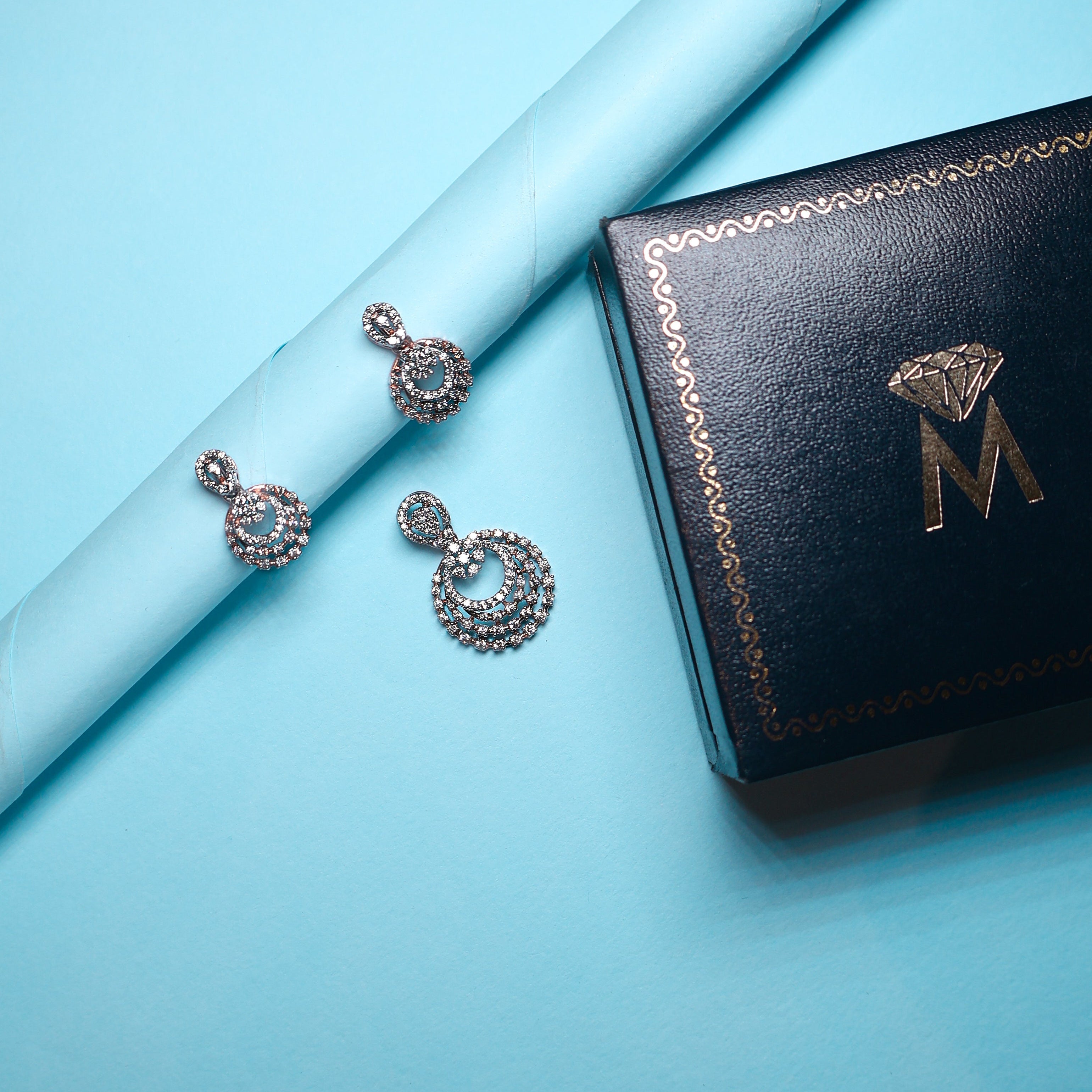 Noire Grace 925 Silver Pendant Set